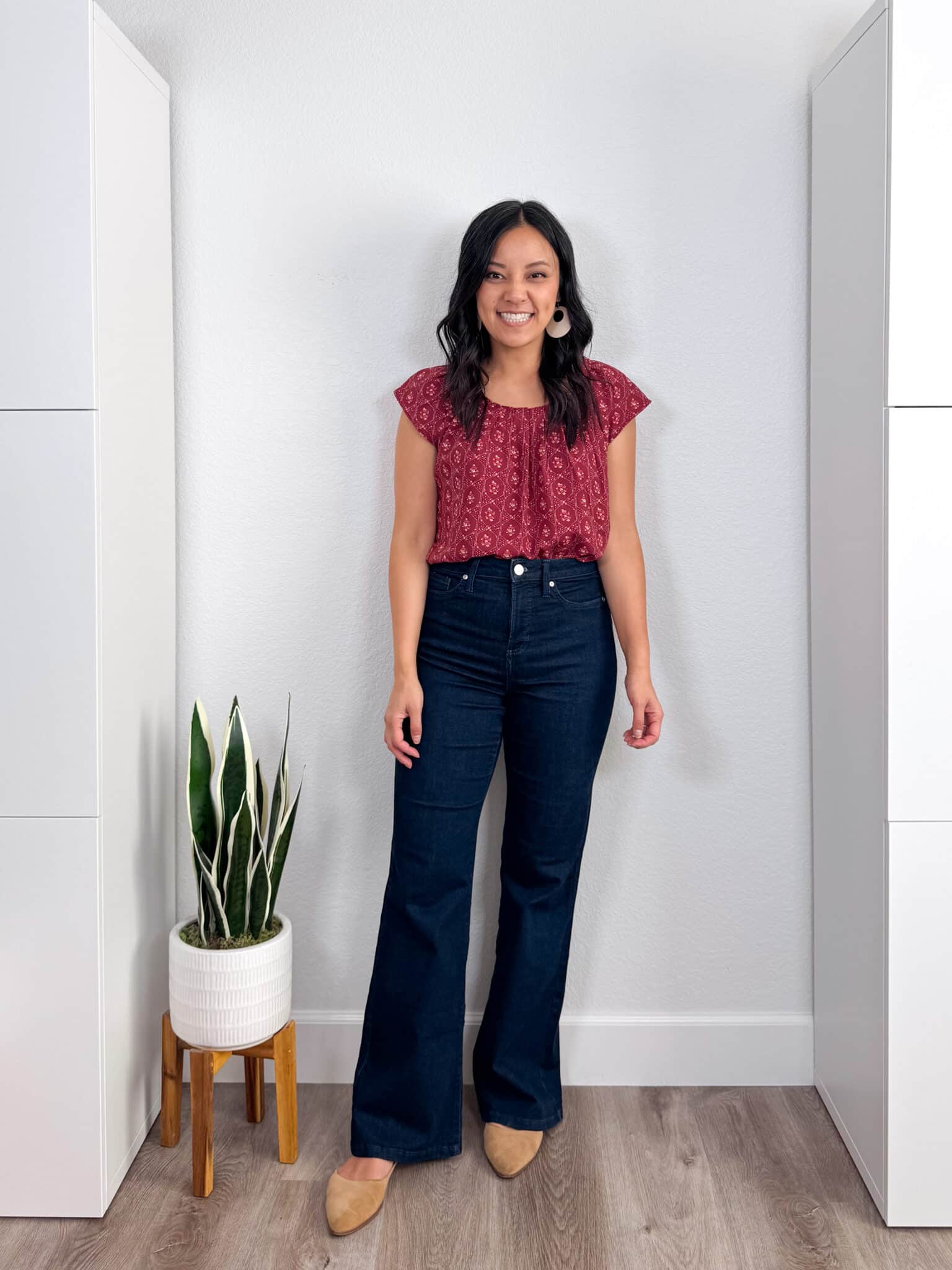 Easy, Polished Outfits With Flare Jeans: Dressed Up & Down!