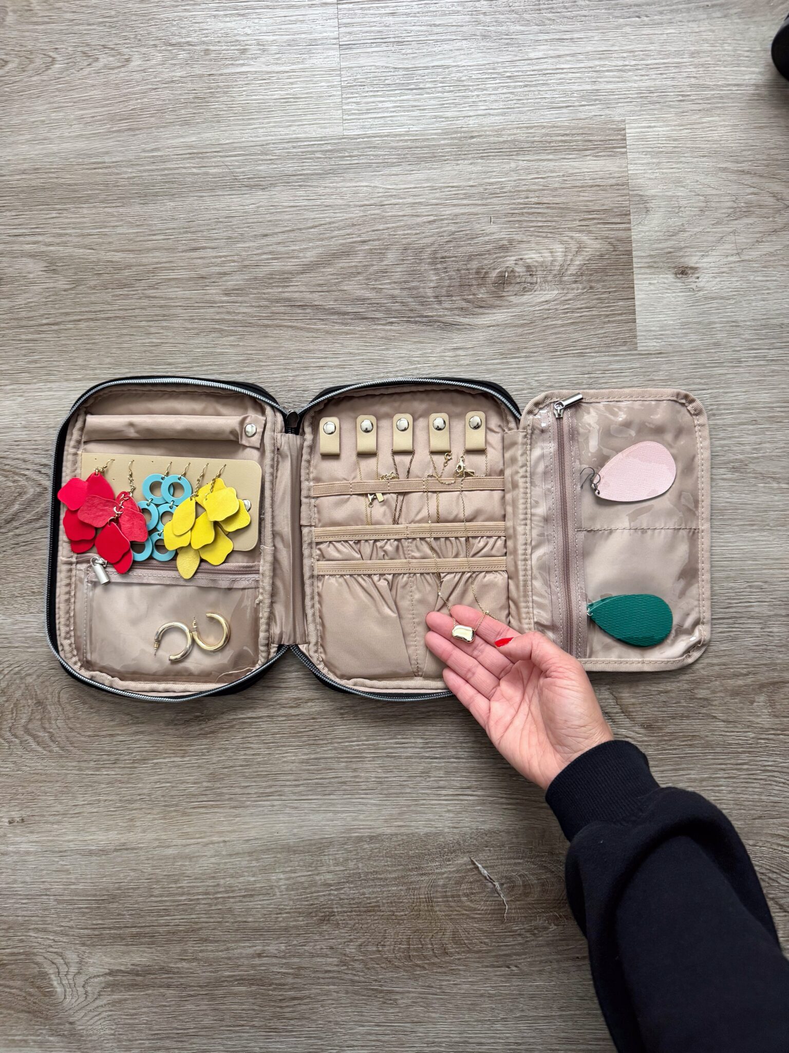17 Items That Make Traveling Better — for Your Next Trip✈️ + putting me together + items that make traveling better + jewelry organizer with pockets