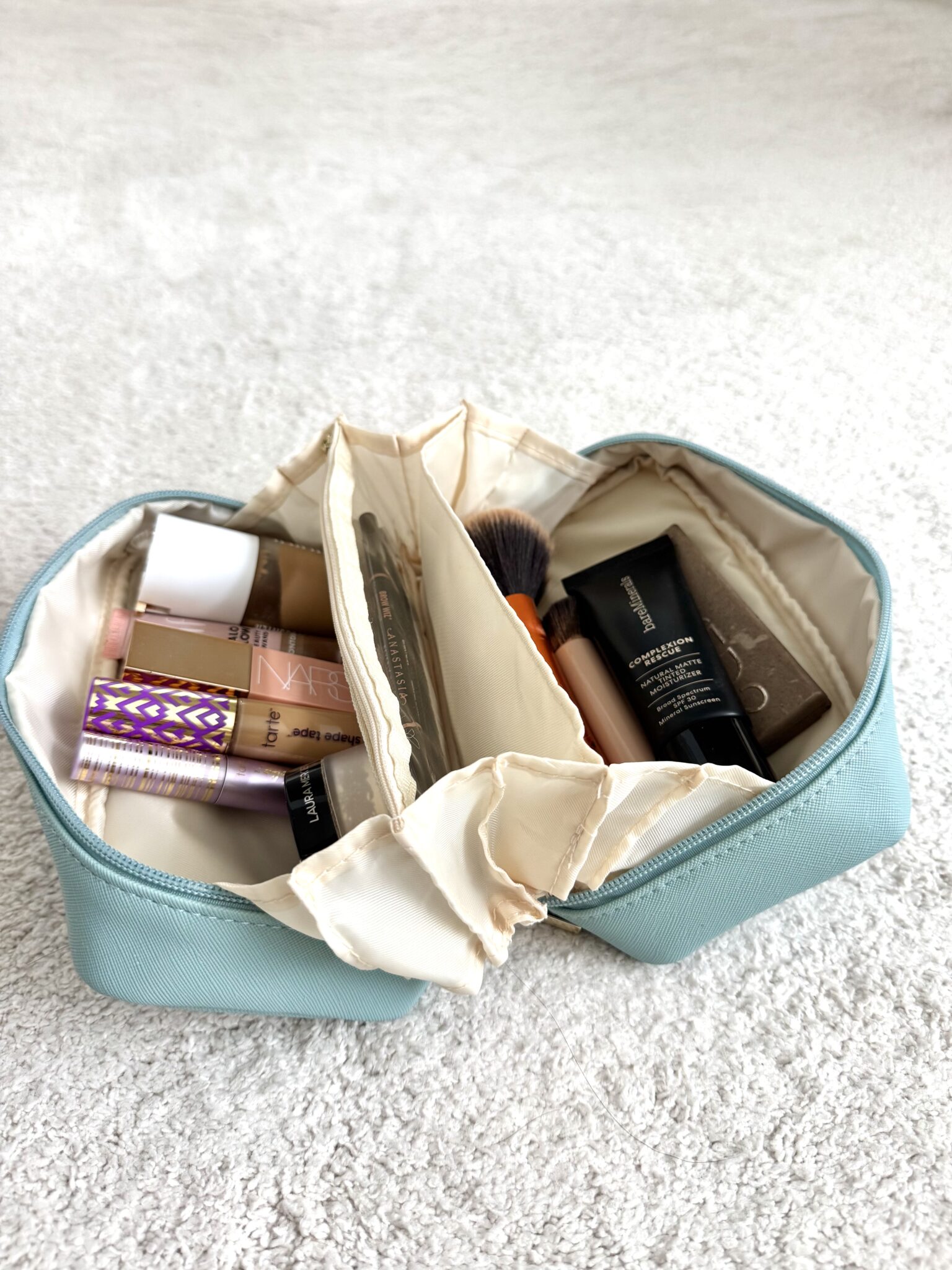 Things I Wear, Use, and Love + What I Bought: LAST DAY of Amazon Deals! + things i wear use and love + putting me together + Amazon Prime Big Deal Days + easy to use travel bag for toiletries and makeup
