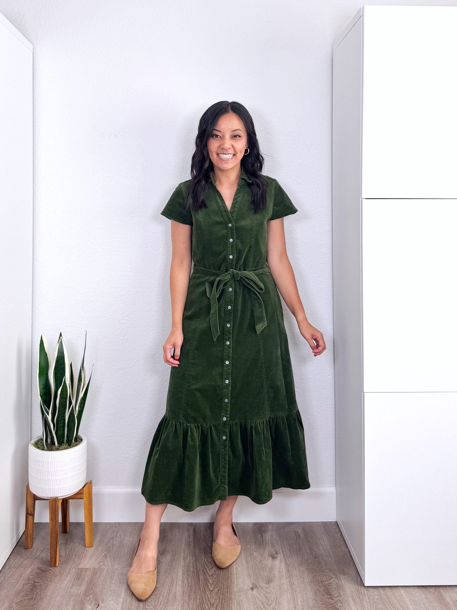 Family Photo Outfit Ideas for Moms + Family Photo Outfit Ideas for Moms: Easy Looks to Copy + putting me together + what to wear for family photo + easy to wear olive green corduroy shirtdress + gold earrings + tan flats
